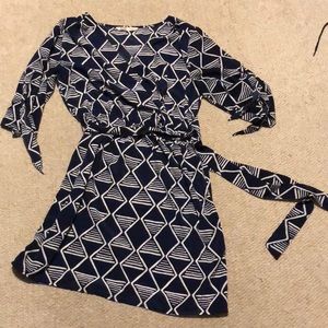 Old Navy blue and white wrap dress tie sleeves